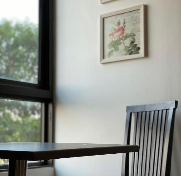 Svit med Balkong, Teddy@thammasart