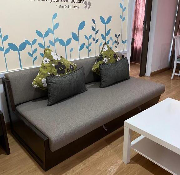 Svit med Balkong, Teddy@thammasart