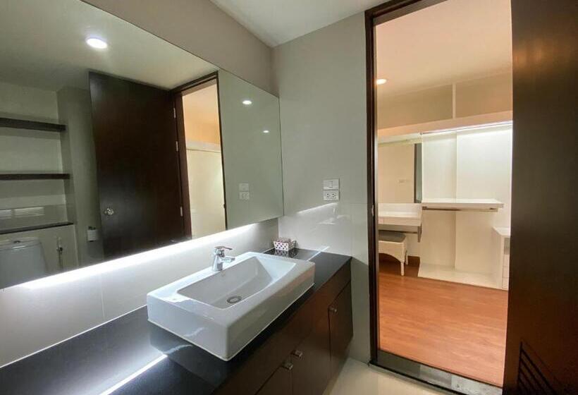 Executive Svit, Teddy@thammasart