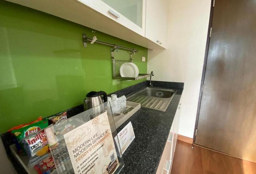 Executive Svit, Teddy@thammasart