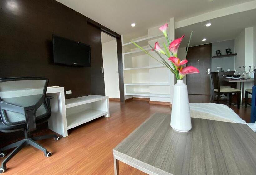 Executive Svit, Teddy@thammasart