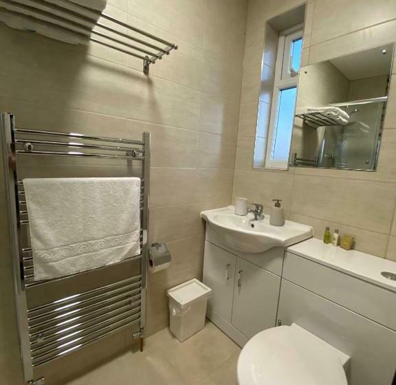 豪华房间, The Fordham Inn