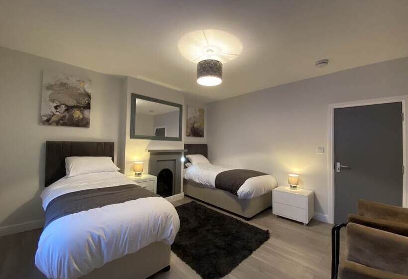 豪华房间, The Fordham Inn