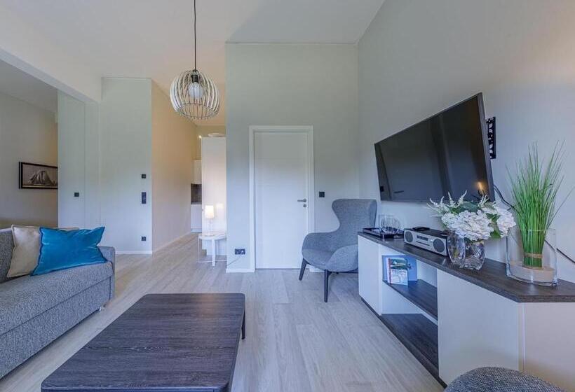 דירת שלושה חדרים, Apartmentanlage Zwei Wasser Strandhaus