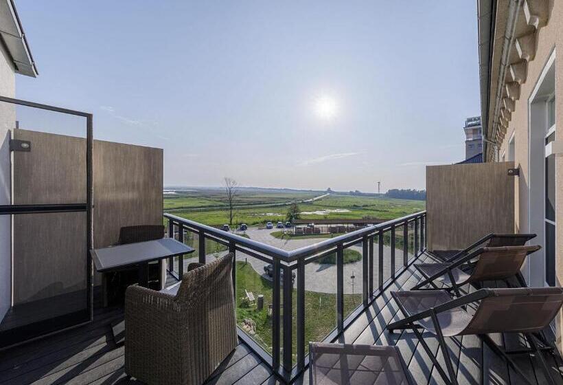 Апартаменты 2 Спальни Вид на Море, Apartmentanlage Zwei Wasser  Strandhaus
