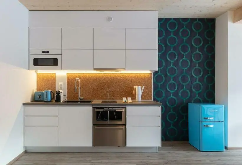 スタンダードスタジオ, Artmur Apartment