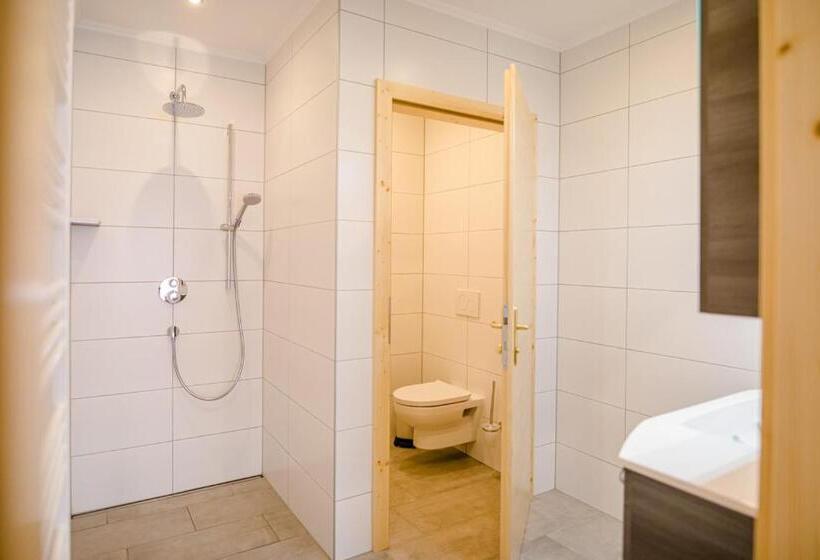 اتاق لوکس, Gästezimmer Steiner