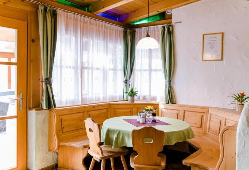 Deluxe Rum, Gästezimmer Steiner