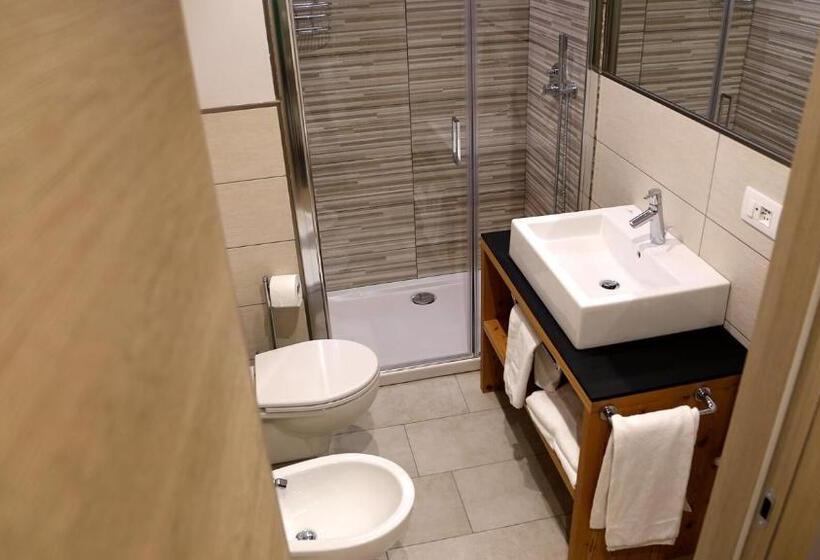 اتاق استاندارد با بالکن, Dada Mountain