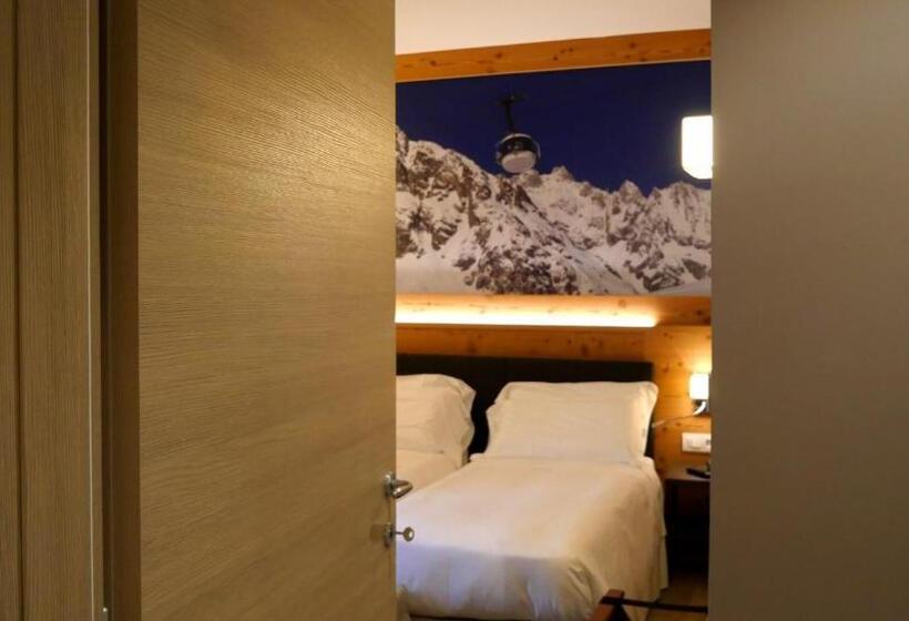 Номер Стандарт с Балконом, Dada Mountain