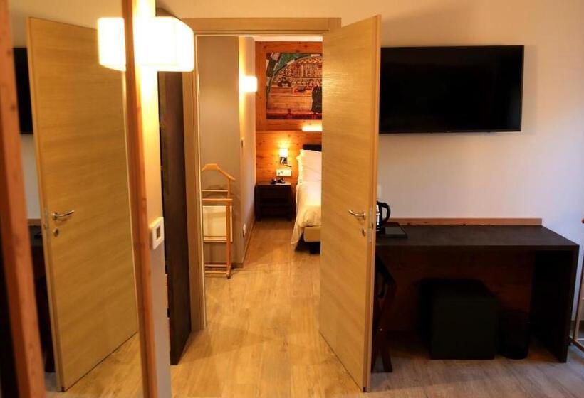 Номер Стандарт с Балконом, Dada Mountain