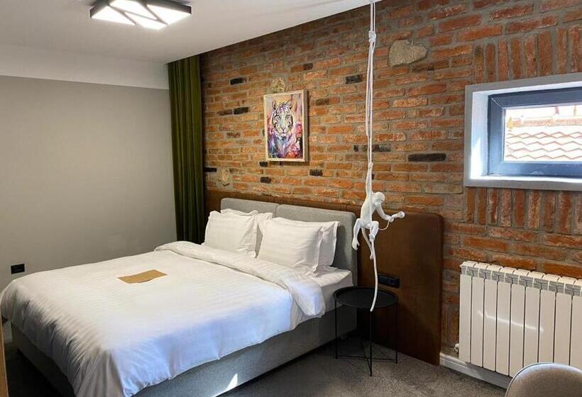 غرفة قياسية, Nani Nani Boutique