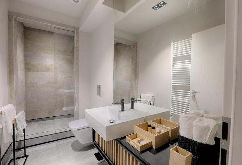 غرفة قياسية, Nani Nani Boutique