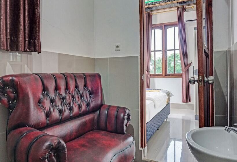 Standart Oda, Spot On 2226 Nurmega Jaya