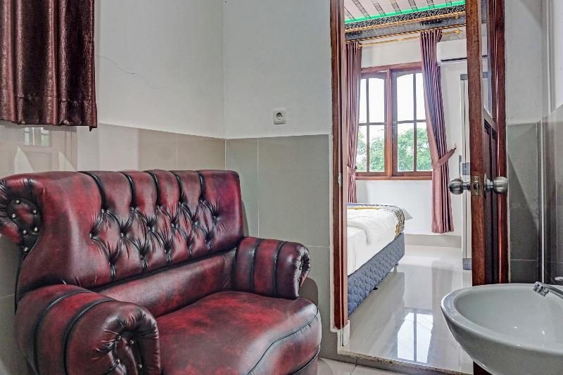 Standart Oda, Spot On 2226 Nurmega Jaya