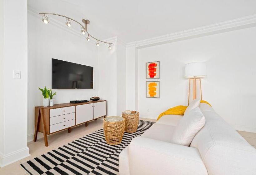 2 Yatak Odalı Süit, The Ambassador