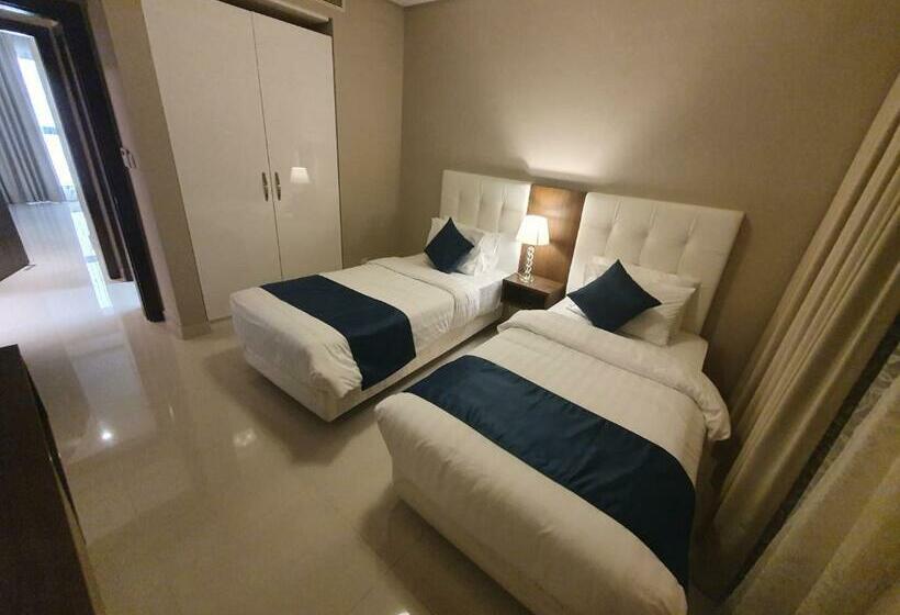 سوییت اجرایی, The Jewel