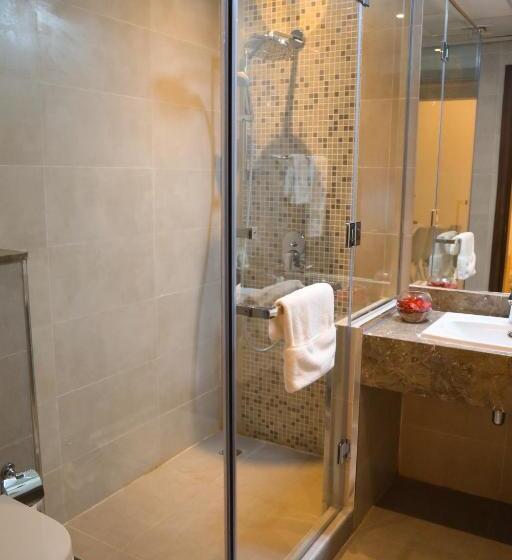 سوییت اجرایی, The Jewel