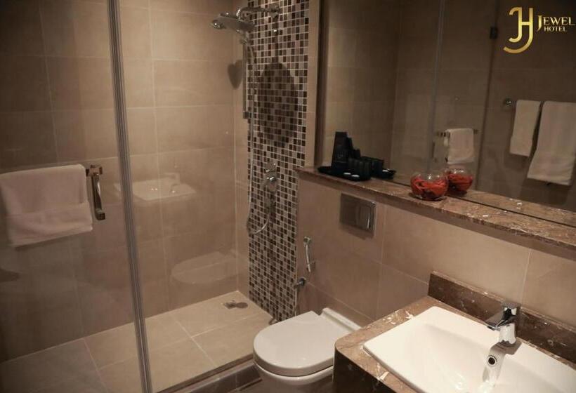 سوییت اجرایی, The Jewel