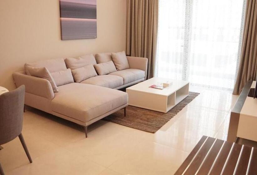 سوییت خانوادگی, The Jewel