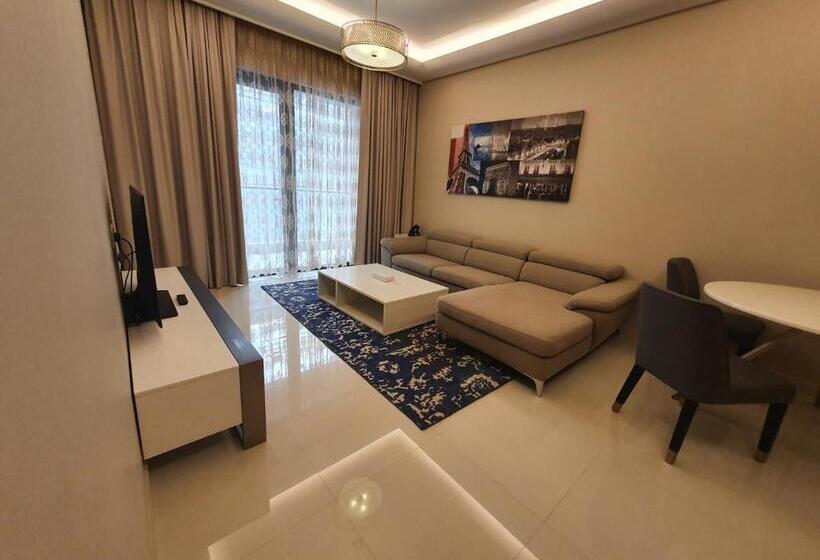 سوییت خانوادگی, The Jewel