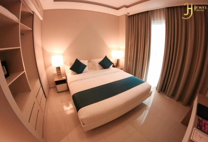 سوییت اجرایی, The Jewel