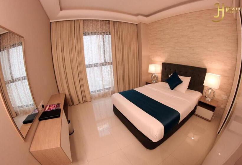 سوییت اجرایی, The Jewel