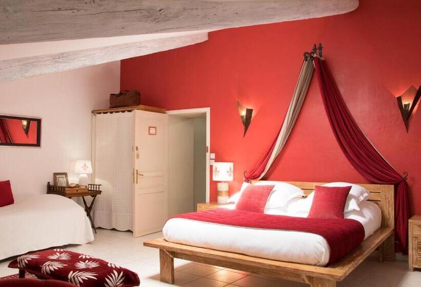 חדר משפחתי, Chateau De Murviel