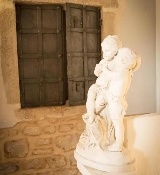 スタンダードトリプルルーム, Chateau De Murviel