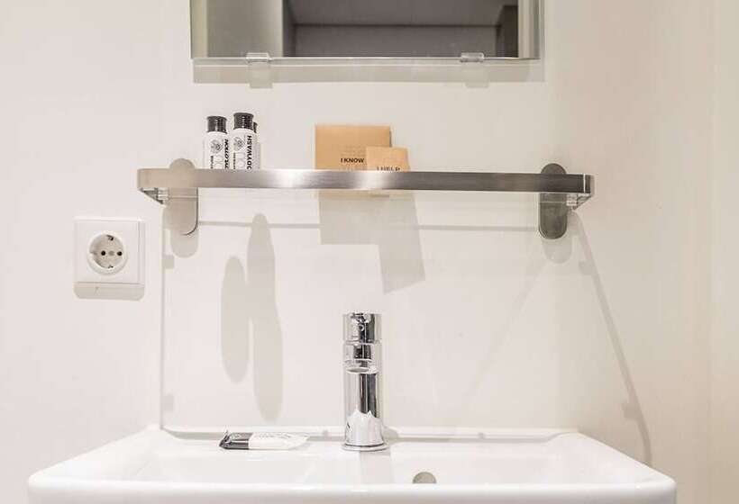 اتاق استاندارد, Nero Office Hotel & City Café