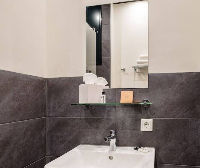 اتاق لوکس, Nero Office Hotel & City Café