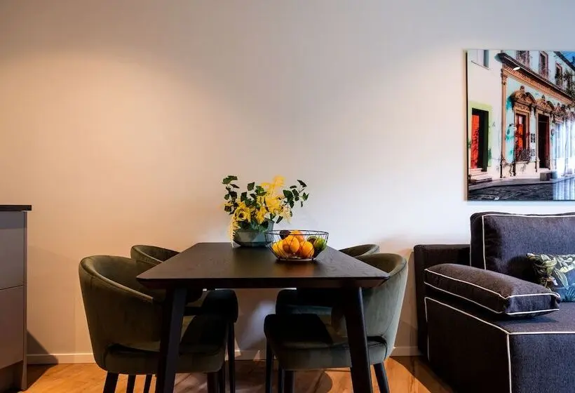スイート, Nero Office Hotel & City Café