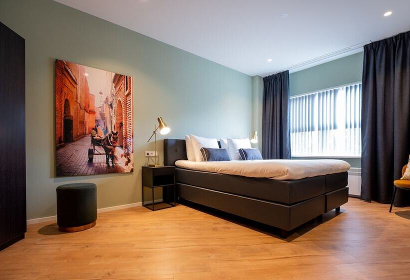 سوییت, Nero Office Hotel & City Café