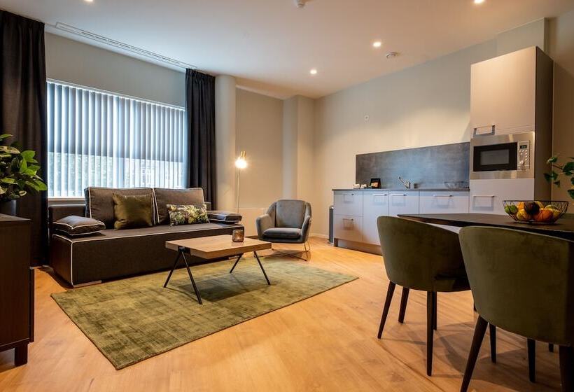 سوییت, Nero Office Hotel & City Café