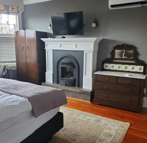 带大床的豪华间, The Ivy On Parker Guest House