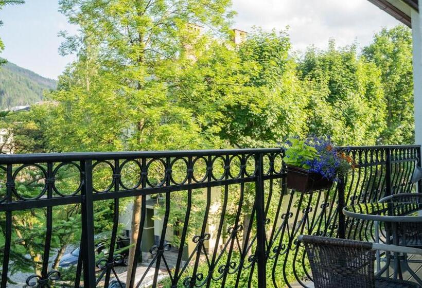 غرفة قياسية مزوَّدة بشُرفة, Willa Iskra