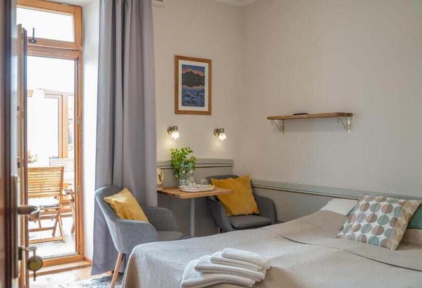 غرفة قياسية مزوَّدة بشُرفة, Willa Iskra