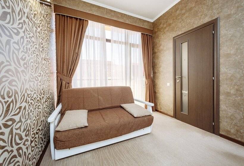 سوییت جونیور, Bliss House