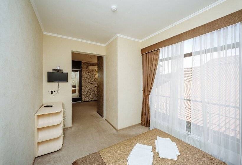 小型套房, Bliss House