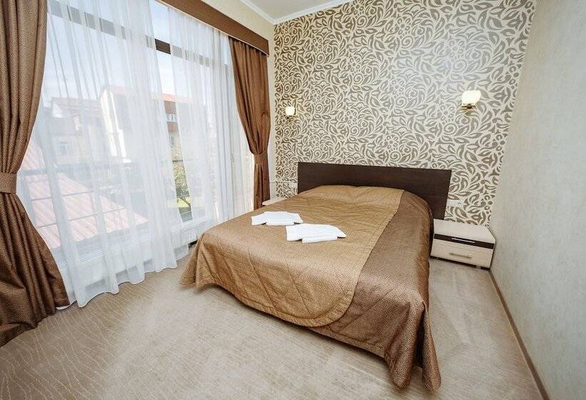 سوییت جونیور, Bliss House