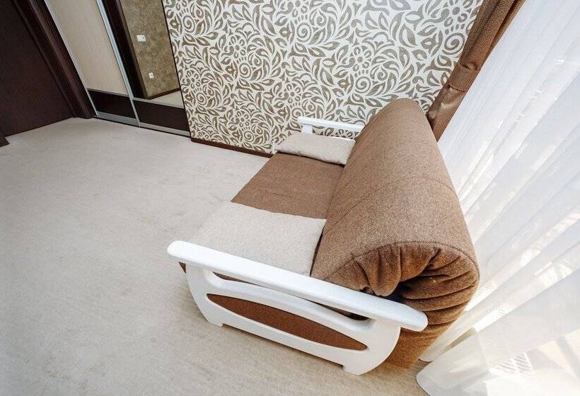 سوییت جونیور, Bliss House