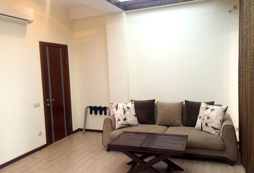 آپارتمان 1 خوابه, Bliss House