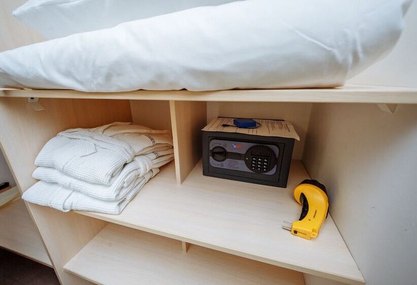 سوییت جونیور, Bliss House