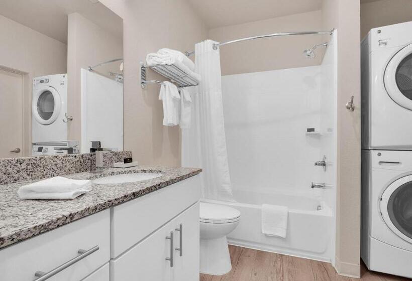 جناح غرفتين نوم, Waterwalk Extended Stay By Wyndham Raleigh   Rtp