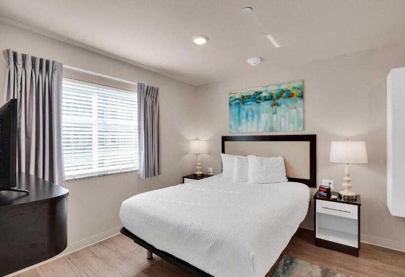발코니가 있는 스위트, Waterwalk Extended Stay By Wyndham Raleigh   Rtp