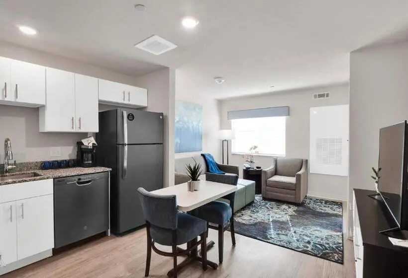 سوئیت با بالکن, Waterwalk Extended Stay By Wyndham Raleigh   Rtp