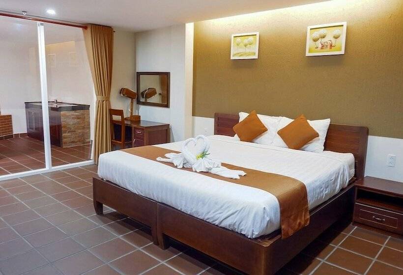 استودیوی لوکس, Ananas Family