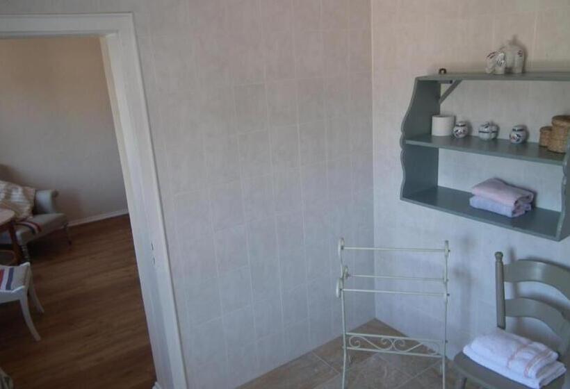 舒适型房间, Café Del Maar