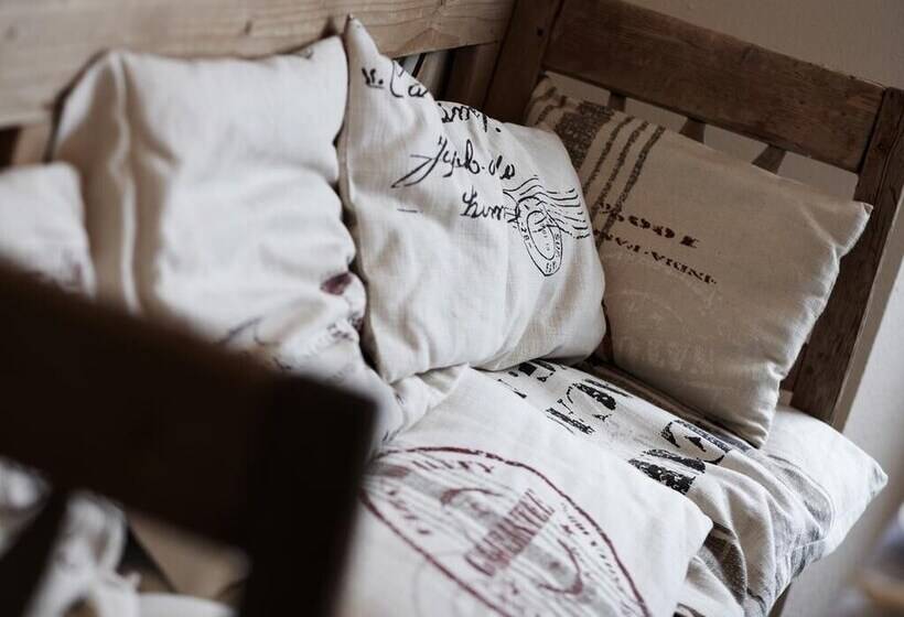 舒适型房间, Café Del Maar