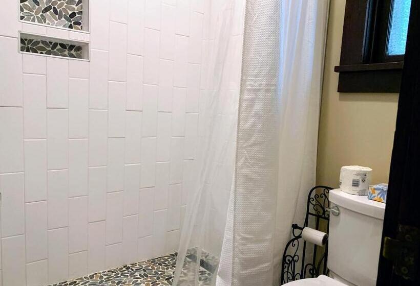 스탠다드 룸, Gordon Beach Inn